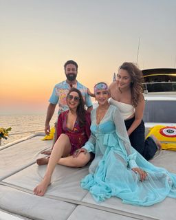 Pragya Jaiswal feet photo thumbnail