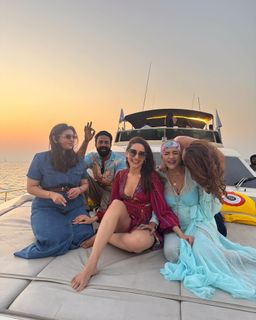 Pragya Jaiswal feet photo thumbnail