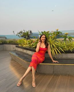 Pragya Jaiswal feet photo thumbnail