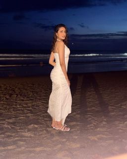 Pragya Jaiswal feet photo thumbnail