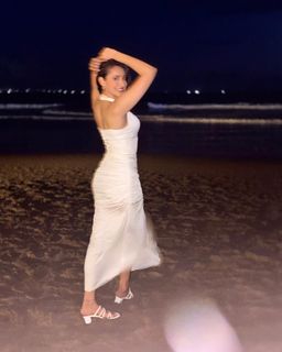 Pragya Jaiswal feet photo thumbnail