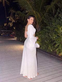 Pragya Jaiswal feet photo 8