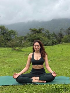 Pragya Jaiswal feet photo 1