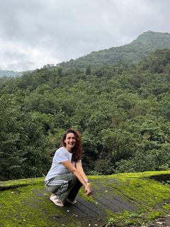 Pragya Jaiswal feet photo 14