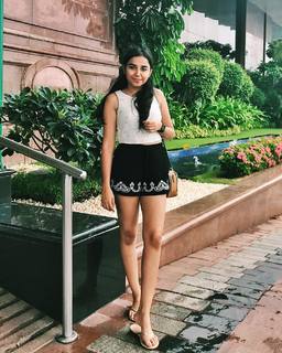 Prajakta Koli feet photo thumbnail