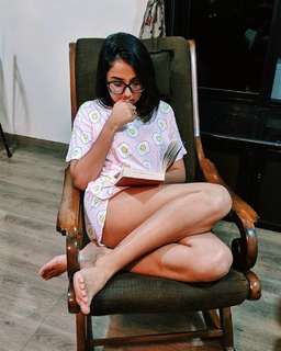 Prajakta Koli feet photo thumbnail
