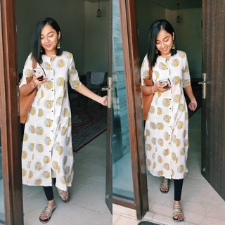 Prajakta Koli feet photo thumbnail