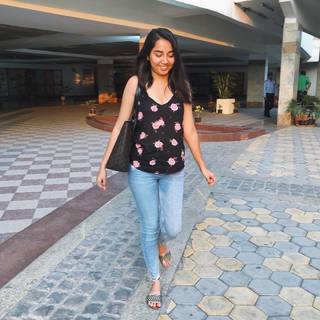 Prajakta Koli feet photo thumbnail