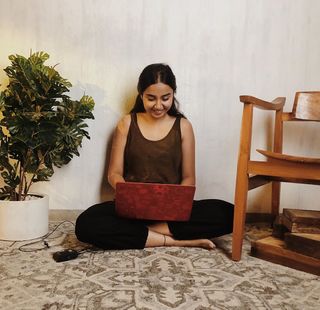 Prajakta Koli feet photo thumbnail