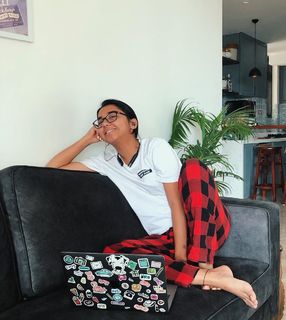 Prajakta Koli feet photo thumbnail