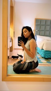 Prajakta Koli feet photo thumbnail