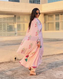 Prajakta Koli feet photo thumbnail