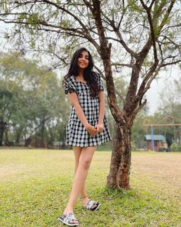 Prajakta Koli feet photo thumbnail