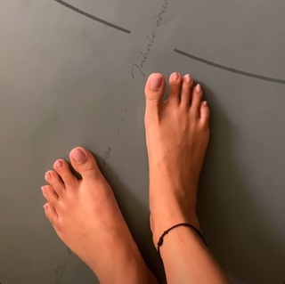 Prajakta Koli feet photo thumbnail