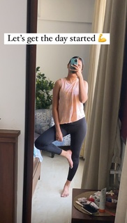 Prajakta Koli feet photo thumbnail