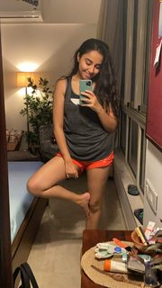 Prajakta Koli feet photo thumbnail