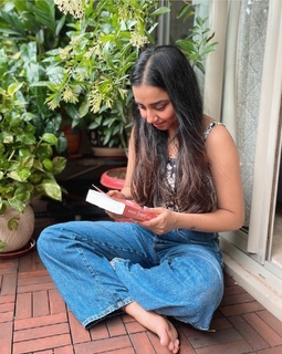 Prajakta Koli feet photo thumbnail