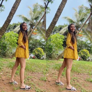 Prajakta Koli feet photo thumbnail