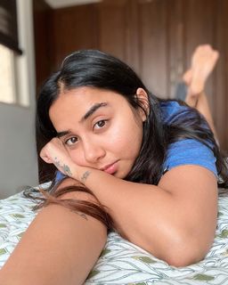 Prajakta Koli feet photo thumbnail
