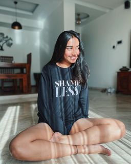 Prajakta Koli feet photo thumbnail