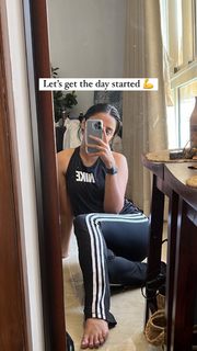 Prajakta Koli feet photo thumbnail