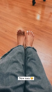 Prajakta Koli feet photo thumbnail