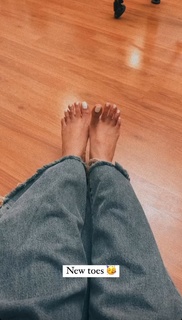 Prajakta Koli feet photo thumbnail