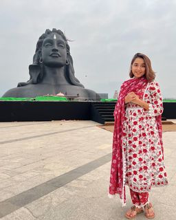 Prajakta Koli feet photo thumbnail