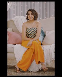 Prajakta Koli feet photo thumbnail