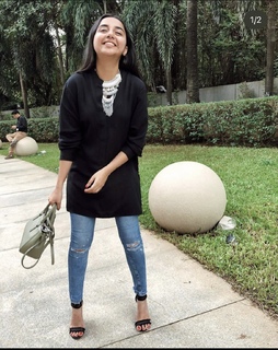 Prajakta Koli feet photo thumbnail