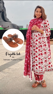 Prajakta Koli feet photo thumbnail