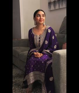 Prajakta Koli feet photo thumbnail