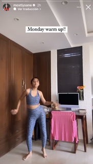 Prajakta Koli feet photo thumbnail