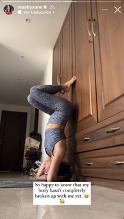 Prajakta Koli feet photo thumbnail