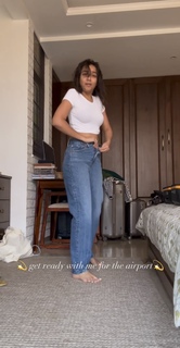 Prajakta Koli feet photo thumbnail