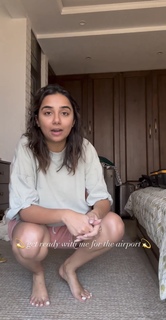 Prajakta Koli feet photo thumbnail