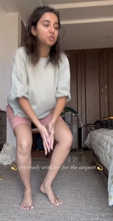 Prajakta Koli feet photo thumbnail