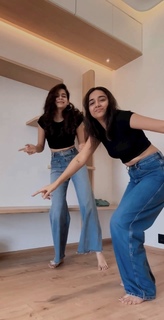 Prajakta Koli feet photo thumbnail