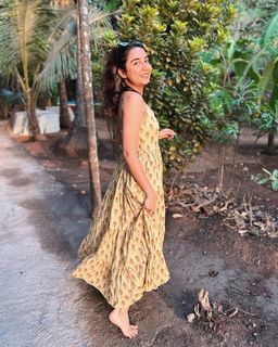 Prajakta Koli feet photo thumbnail