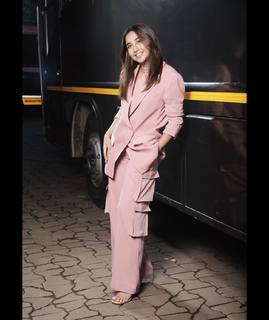 Prajakta Koli feet photo thumbnail