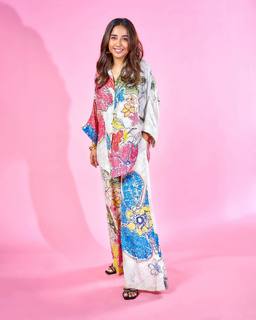 Prajakta Koli feet photo thumbnail