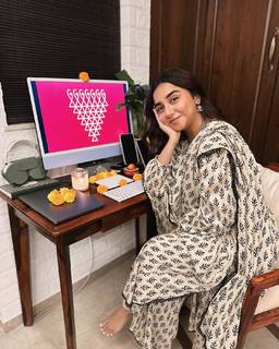 Prajakta Koli feet photo thumbnail