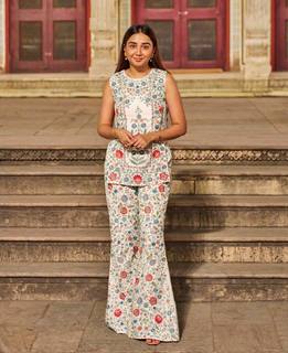 Prajakta Koli feet photo thumbnail