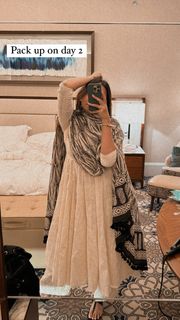 Prajakta Koli feet photo thumbnail