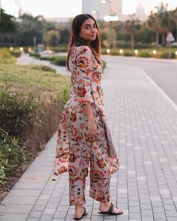 Prajakta Koli feet photo thumbnail