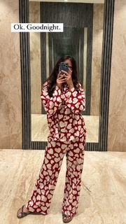 Prajakta Koli feet photo thumbnail