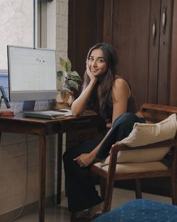 Prajakta Koli feet photo thumbnail