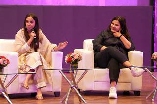 Prajakta Koli feet photo thumbnail