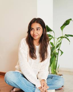 Prajakta Koli feet photo thumbnail