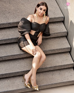 Prajakta Koli feet photo thumbnail